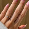 Verlobungsring mit brillantgeschliffenen Moissanit Petit: Delicacy