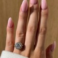 Verlobungsring mit 2,4ct Moissanit Vintage: Daisy - 14k Gold