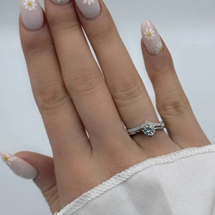 Aurora V Ring mit Moissaniten 0,2 ct - Silber 925