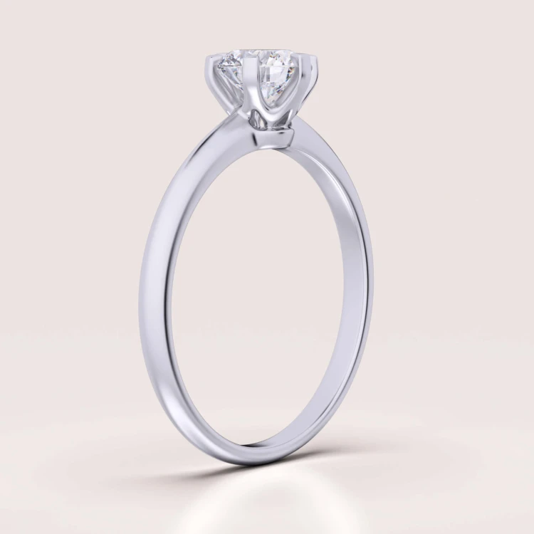verlobungsring-moissanit-0-5ct-brillantschliff-seite-silber-hariets.jpg