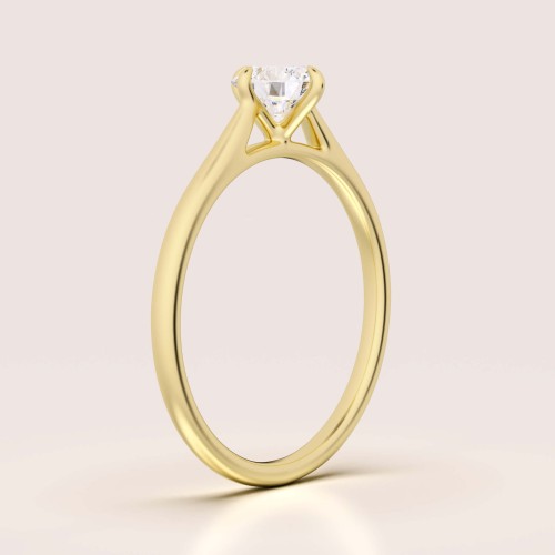 verlobungsring-solitaire-aura-moissanit-0-5ct-brillantschliff-gelbgold-front-hariets.jpg