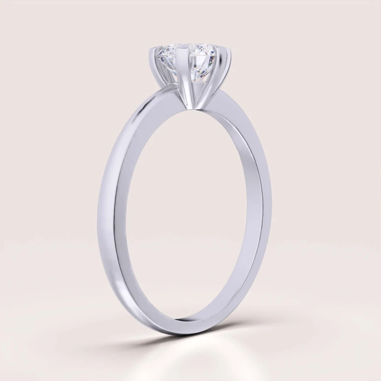 verlobungsring-solitaire-antica-moissanit-0-5ct-brillantschliff-seitenansicht-silber-hariets.jpg