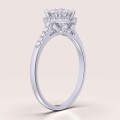 verlobungsring-halo-moissanit-1ct-brillantschliff-seitenansicht-silber-mirage-hariets.jpg