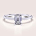 Verlobungsring-Petit-Labordiamant-0,5ct-Smaragdschliff-Weißgold-Finesse-Hariets.jpg
