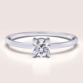 Verlobungsring-Petit-Moissanit-0,3ct-Brillantschliff-Weißgold-Delicacy-Hariets.jpg