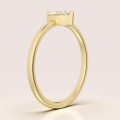 verlobungsring-petit-moissanit-0,5ct-ovalschliff-seitenansicht-gelbgold-mystique-hariets.jpg