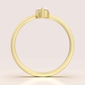 verlobungsring-petit-moissanit-0,5ct-ovalschliff-seitenansicht-vorderansicht-gelbgold-mystique-hariets.jpg