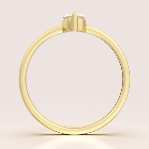 verlobungsring-petit-moissanit-0,5ct-ovalschliff-seitenansicht-vorderansicht-gelbgold-mystique-hariets.jpg