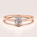 verlobungsring-petit-moissanit-0-5ct-asscherschliff-roségold-vesper-hariets.jpg