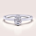 verlobungsring-petit-moissanit-0-5ct-asscherschliff-weißgold-vesper-hariets.jpg