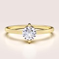 verlobungsring-petit-moissanit-0-5ct-brillantschliff-gelbgold-enigma-hariets.jpg