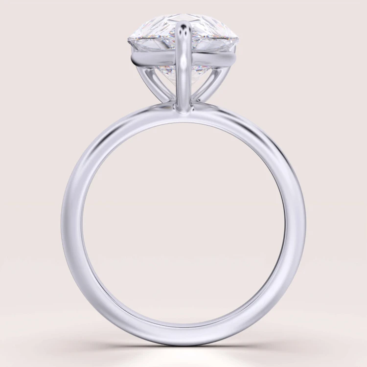 Verlobungsring-Royal-Stones-Moissanit-4ct-Tropfenschliff-Front-Silber-Glitare-Hariets.jpg