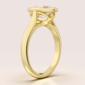verlobungsring-bezel-moissanit-1-2ct-ovalschliff-seitenansicht-gelbgold-amora-hariets.jpg