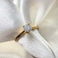 verlobungsring-solitaire-blink-labordiamant-0-3ct-brillantschliff-nahaufnahme-front-gelbgold-hariets.jpg