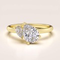 Verlobungsring-Toi-et-Moi-Moissanit-1-6ct-Birnschliff-Gelbgold-Twin-Pears-Hariets.jpg
