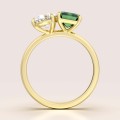 verlobungsring-toi-et-moi-hydrothermaler-smaragd-3-5ct-emeraldschliff-birnschliff-frontansicht-gelbgold-gemini-hariets.jpg