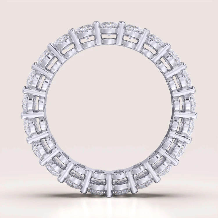 eternity-ring-mit-moissaniten-ovalschliff-front-silber-hariets.jpg