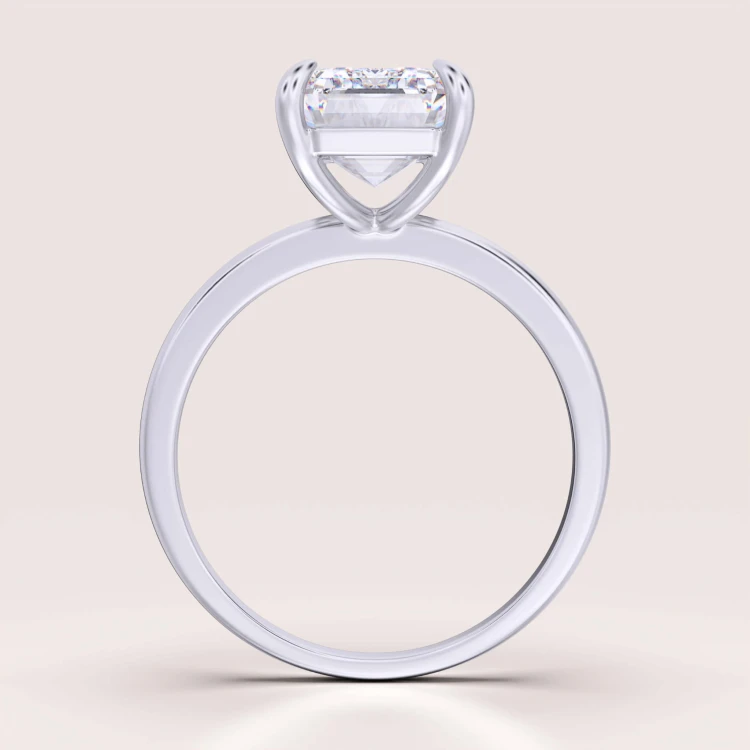 Verlobungsring-Royal-Stones-Moissanit-5ct-Smaragdschliff-Frontansicht-Silber-Nobilis-Hariets.jpg