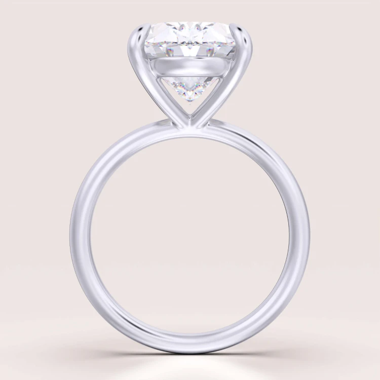 verlobungsring-royal-stones-moissanit-5ct-ovalschliff-frontansicht-silber-bella-hariets.jpg