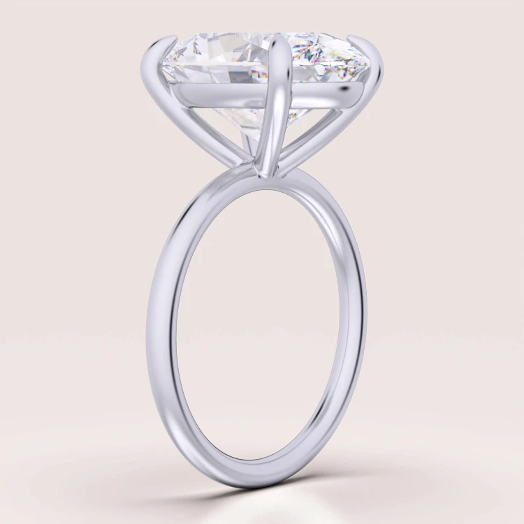 verlobungsring-royal-stones-moissanit-5ct-ovalschliff-seite-silber-bella-hariets.jpg