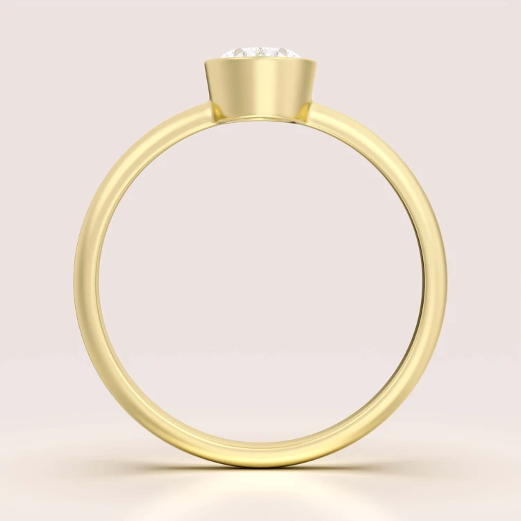 Verlobungsring-Bezel-Moissanit-0,5ct-Ovalschliff-Frontansicht-Gelbgold-Pure-Hariets.jpg