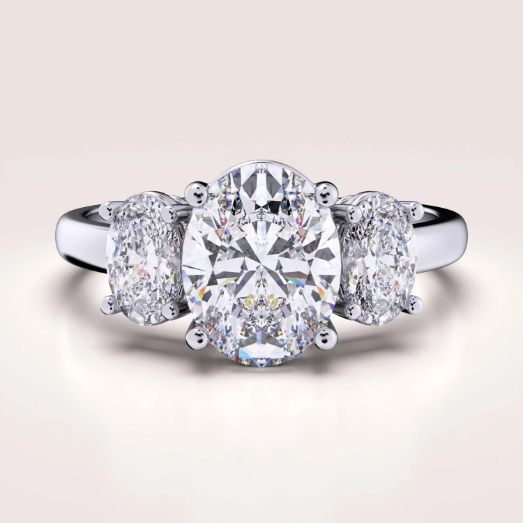verlobungsring-trinity-moissanit-3ct-ovalschliff-weißgold-evoris-hariets.jpg