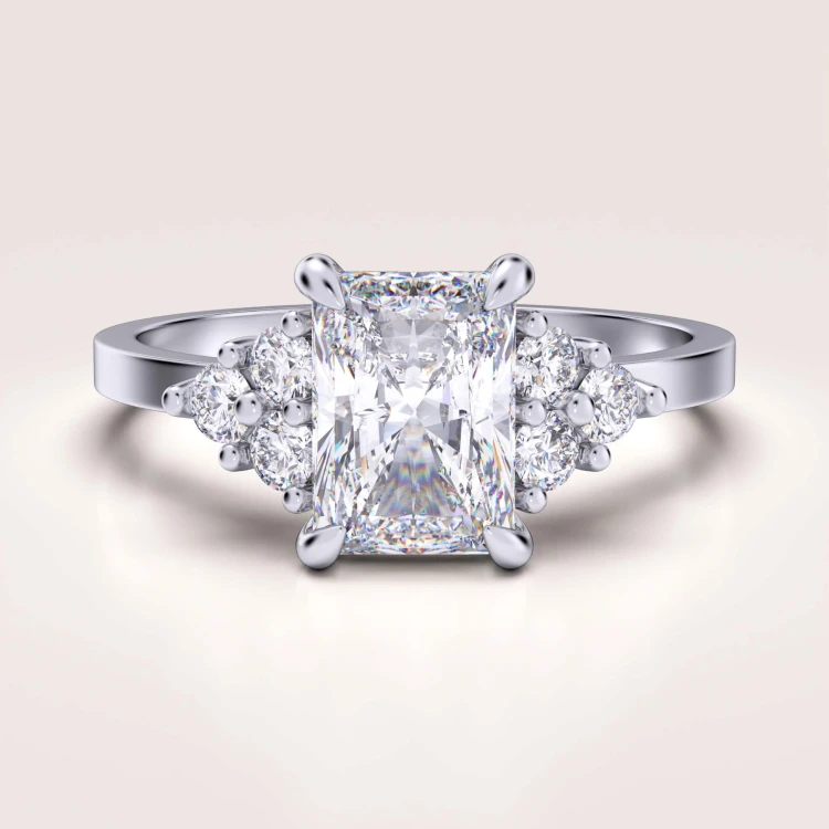verlobungsring-trinity-moissanit-1ct-radiantschliff-weißgold-legacy-hariets.jpg
