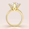 verlobungsring-royal-stones-moissanit-12ct-brillantschliff-front-gelbgold-queen-hariets.jpg