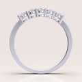 ehering-mit-fünf-moissaniten-0-5ct-brillantschliff-frontansicht-silber-bangle-hariets.jpg