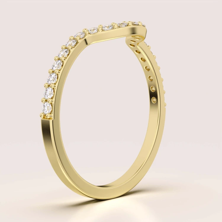 trauring-mit-moissaniten-curve-0-23ct-brillantschliff-seite-gelbgold-aurea-hariets.jpg