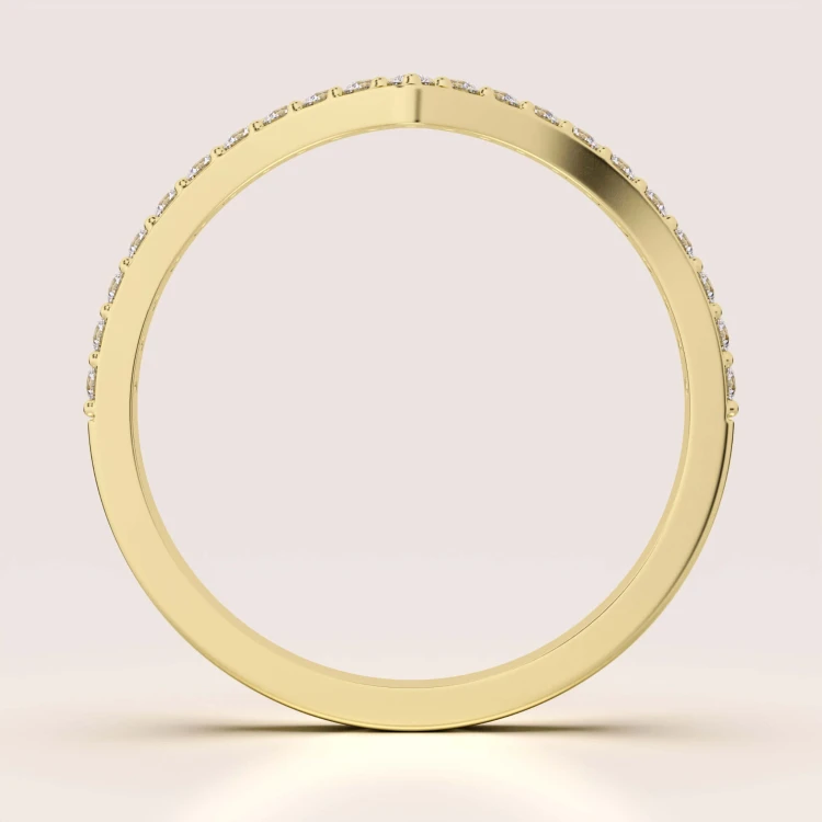 ring-mit-moissaniten-aurora-v-brillantschliff-front-gelbgold-hariets.jpg