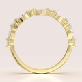 ring-mit-moissaniten-0-59ct-marquise-und-brillantschliff-front-gelbgold-lucy-hariets.jpg