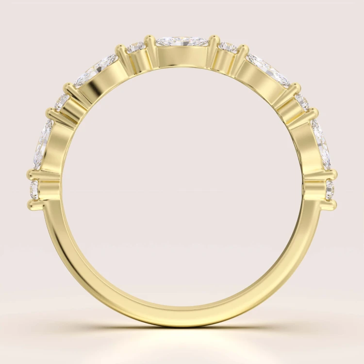 ring-mit-moissaniten-0-59ct-marquise-und-brillantschliff-front-gelbgold-lucy-hariets.jpg