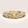 ring-mit-moissaniten-schleife-brillantschliff-gelbgold-infinity-bow-hariets.jpg