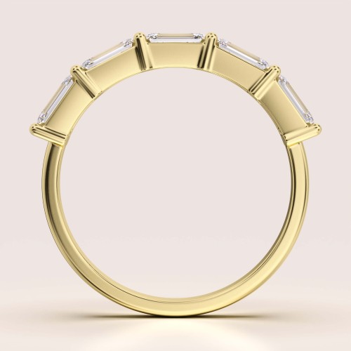 ring-mit-fuenf-moissaniten-2ct-smaragdschliff-front-gelbgold-esmera-hariets.jpg