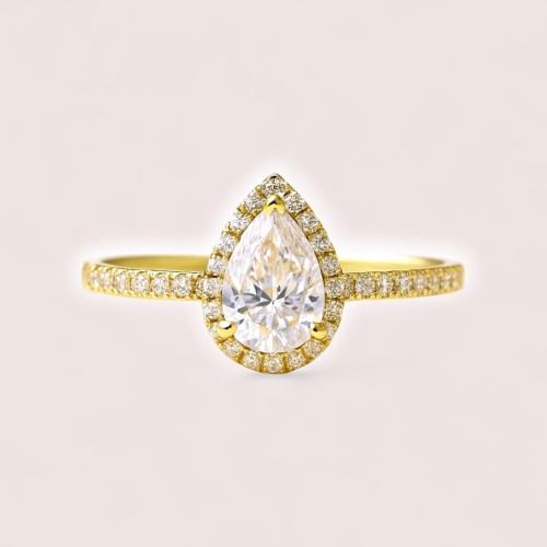 halo-ring-mit-moissanit-1ct-tropfenschliff-gelbgold-hariets.jpg