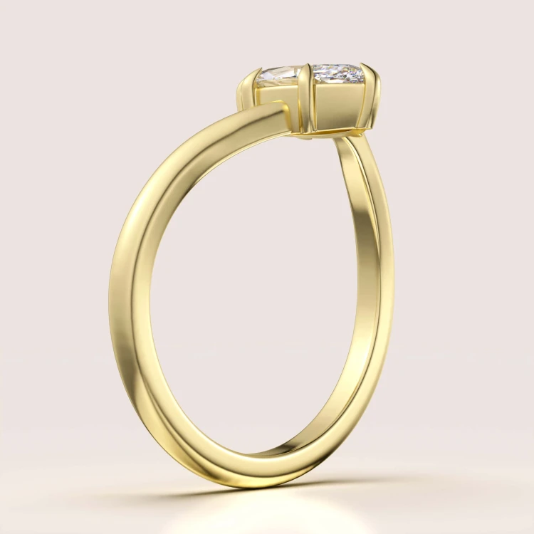 verlobungsring-moissanit-1ct-marquiseschliff-gelbgold-seite-gissele-hariets.jpg