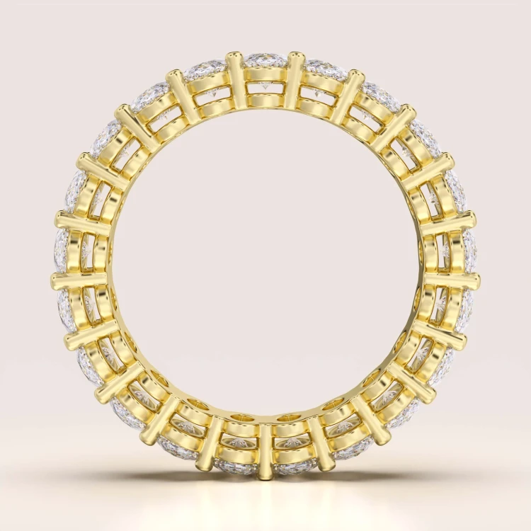 eternity-ring-mit-moissaniten-ovalschliff-front-gelbgold-hariets.jpg