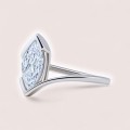 ring-mit-moissanit-1ct-marquiseschliff-silber-seite-minerva-hariets.jpg