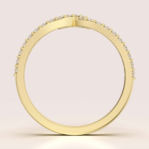 schlaufe-ring-mit-moissaniten-brillantschliff-front-gelbgold-hariets.jpg