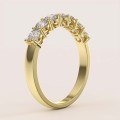 ring-mit-sieben-moissaniten-0-7ct-brillantschliff-seite-gelbgold-bangle-hariets.jpg