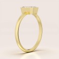 Verlobungsring-Bezel-Labordiamant-1ct-Smaragdschliff-Seitenansicht-Gelbgold-Stellar-Hariets.jpg