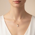 goldene-halskette-mit-moissanit-marquise-schliff-gelbgold-um-den-hals-mellow-hariets.jpg