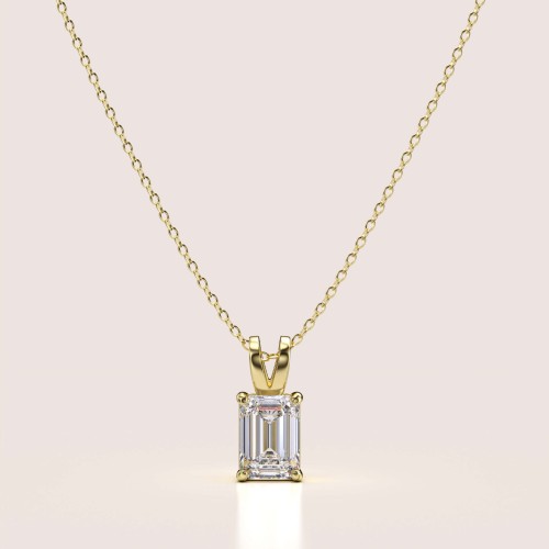 goldene-halskette-mit-moissanit-smaragdschliff-gelbgold-mellow-hariets.jpg