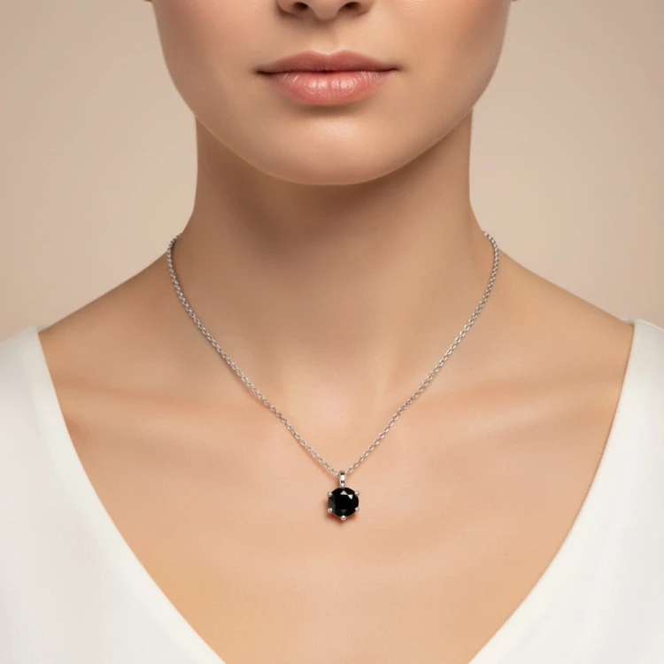 halskette-mit-schwarzem-moissanit-1ct-silber-sparkle-hals-hariets.jpg