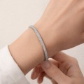 bangle-armband-mit-2mm-moissaniten-silber-am-modell-hariets.jpg