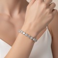 tennis-armband-mit-5mm-herzschliff-moissaniten-silber-am-modell-hariets.jpg