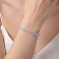 tennis-armband-mit-3mm-blauen-moissaniten-silber-am-modell-hariets.jpg