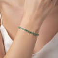 tennis-armband-mit-3mm-gruenen-moissaniten-silber-am-modell-hariets.jpg