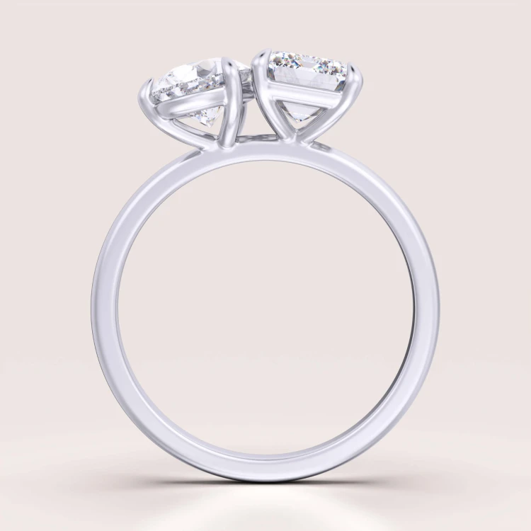 toi-et-moi-verlobungsring-moissanit-3_5ct-smaragd-tropfenschliff-front-silber-gemini-hariets.jpg